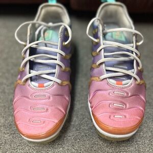 Women’s Nike Vapormax Plus Size 10 used Authentic